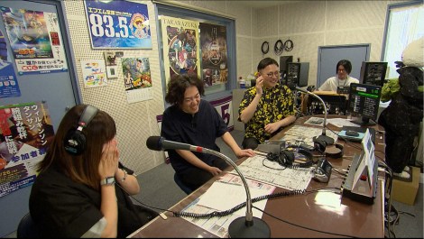 24�������w���ȐH���x�ɓo�ꂷ��K�N�e���\�N�iC�jABC�e���r 