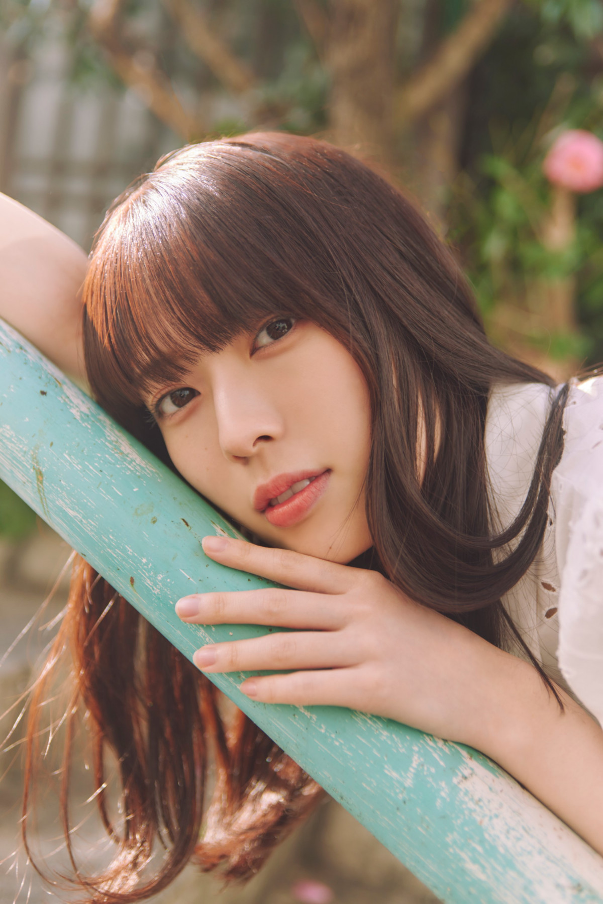 乃木坂46 岩本蓮加 1st写真集『いたずらな風』 発売中！【公式
