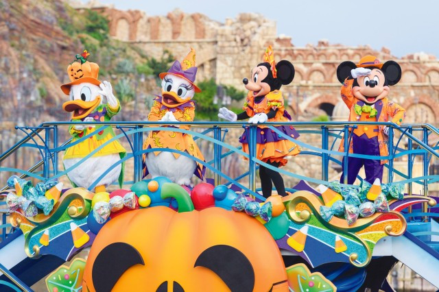 ディズニーシーは“おかしな”ハロウィーン ヴィランズなランドとの