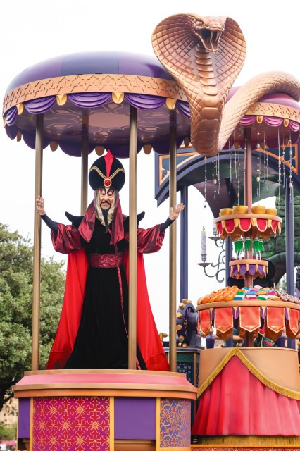 画像・写真 | 炎と煙とともに“ヴィランズ降臨” ディズニー新パレードは