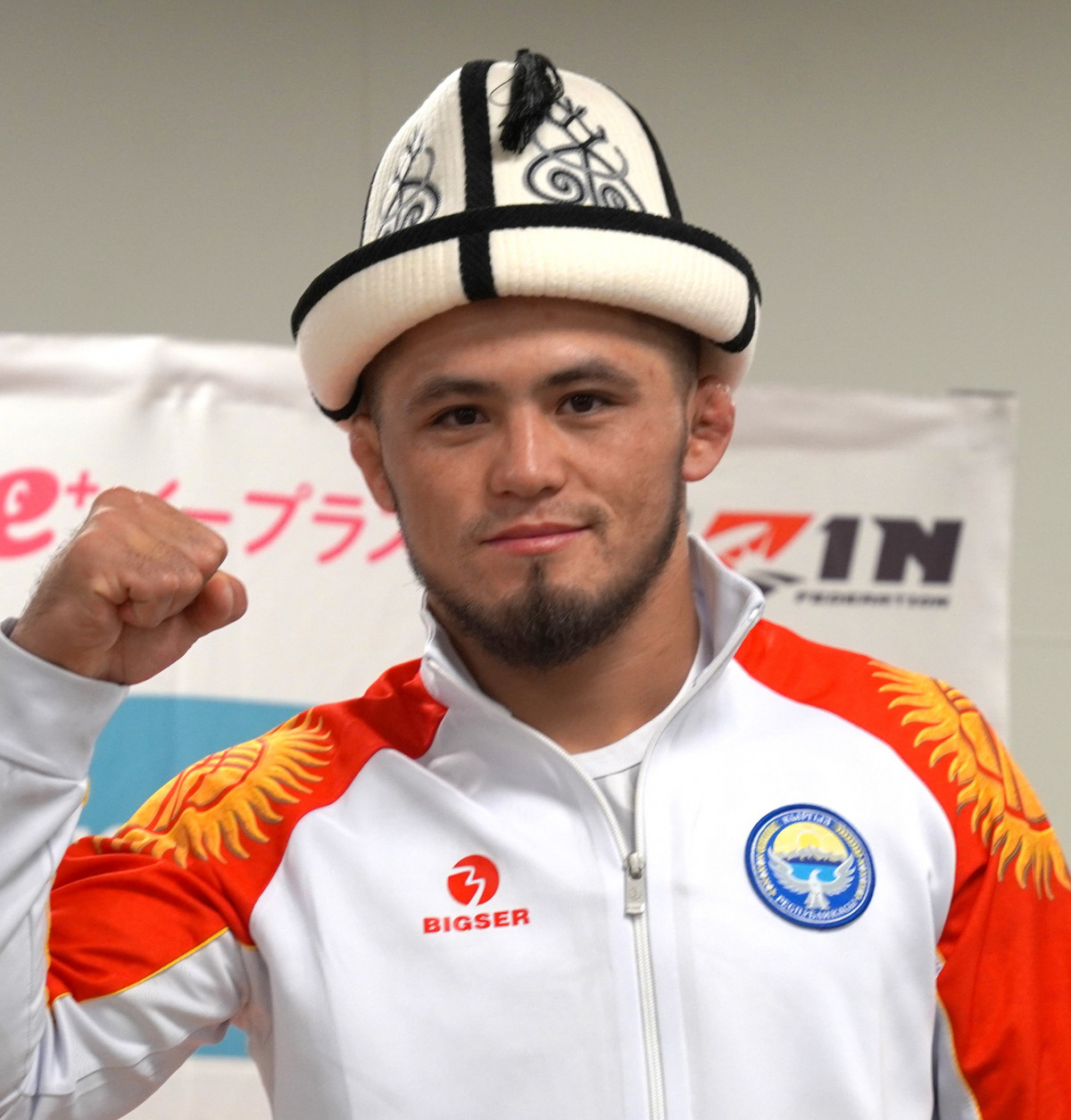 キルギス伝統帽子 ラジャブアリ・シェイドゥラエフ着用 RIZIN 眩しく