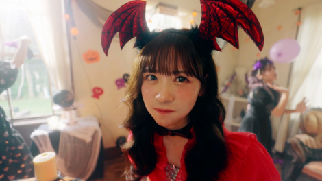 �����uNEW OKASHI PROJECT�v�VWEBCM�ɏo������FRUITS ZIPPER 