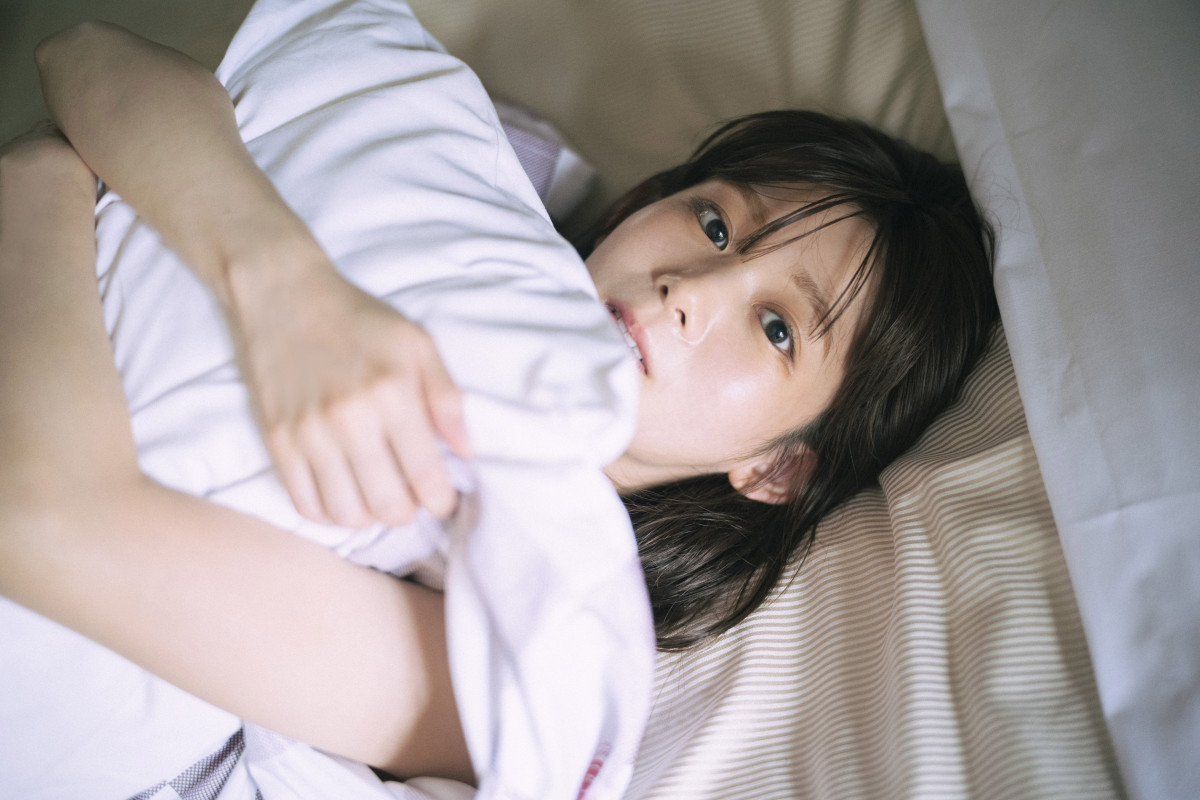 尾関梨香、2年ぶり復帰作はデジタルフォトブック 草津で無防備な姿も