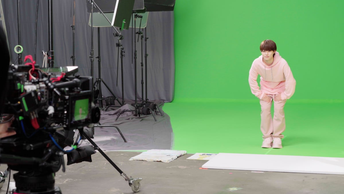 大橋和也着用 Acne Studios チェックツイル トラックジャケット 桜色 なにわ男子・大橋和也、新CMでコミカルダンス披露「皆さんにも真似して