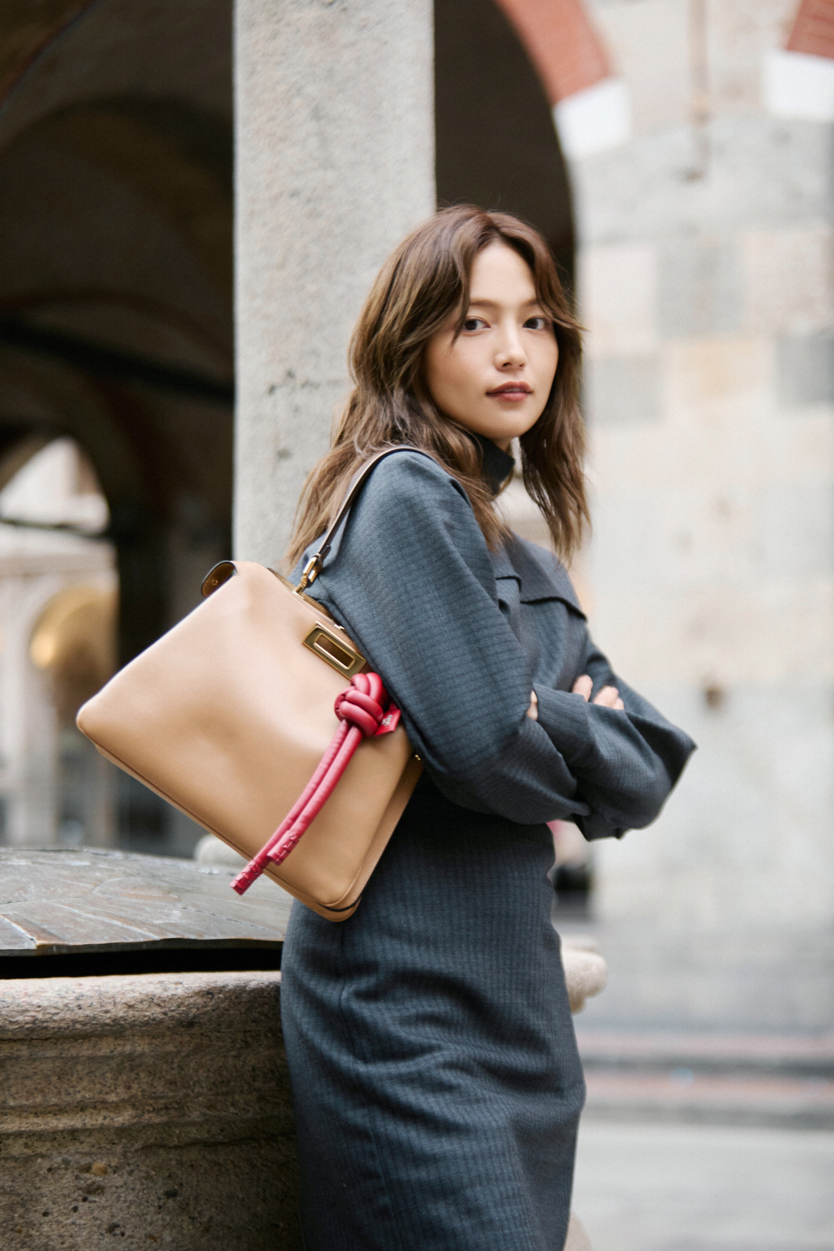 美品FENDI バケット ローファー 22.5cm相当 川口春奈さん 芸能人着用 美品FENDI バケット ローファー 22.5cm相当 川口春奈さん 芸能人着用