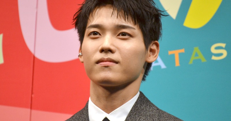 INI木村柾哉、新幹線の窓側を「こよなく愛しているんです」 フリップ