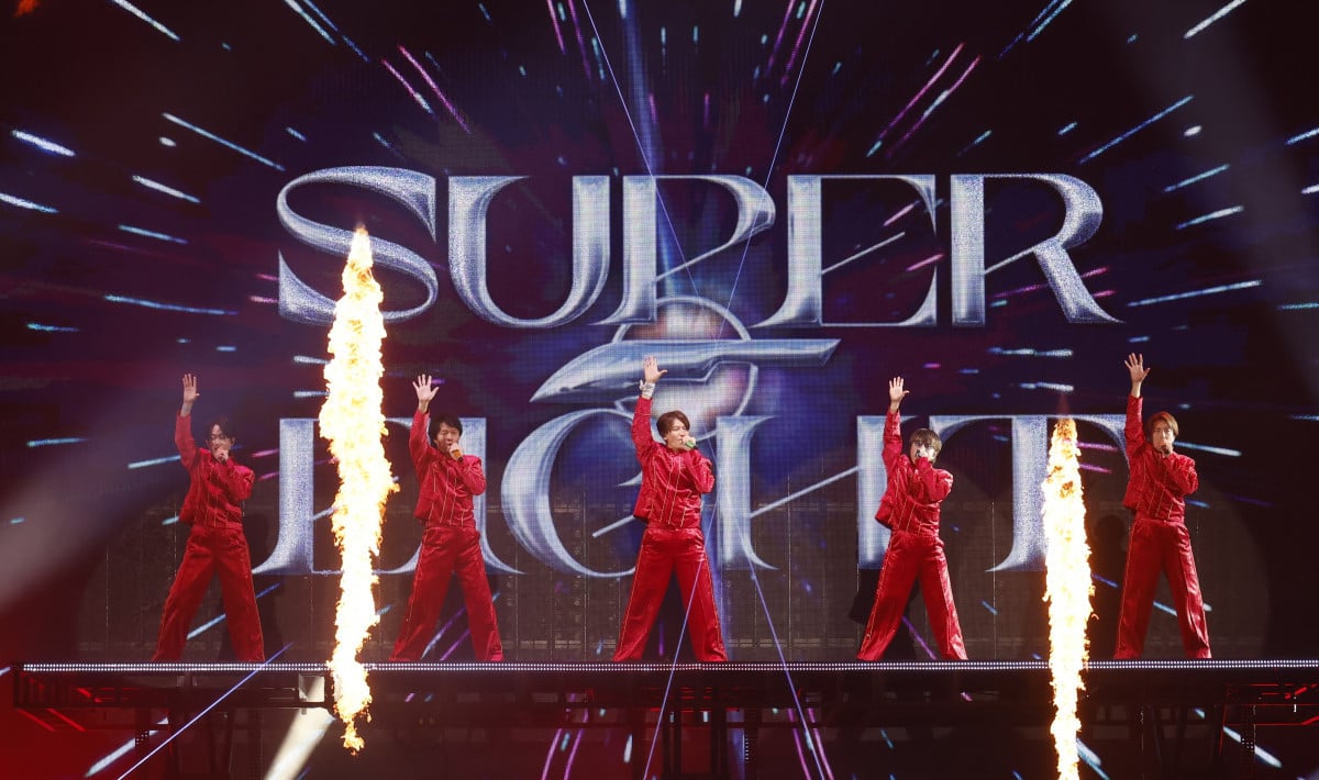 SUPER EIGHT、20周年の横アリ公演 変わらぬ絆のeighterへ愛届ける【ライブレポート】 | ORICON NEWS