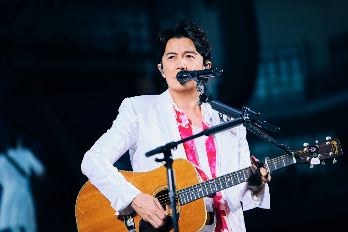 福山雅治、長崎スタジアムシティのこけら落としでフリーライブ