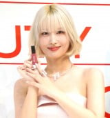 ؍̃r[eB&t@bVX^C}KWwALLURE K-BEAUTY FAIR in TOKYOx{LO\ɓodTWICEMOMO (C)ORICON NewS inc. 