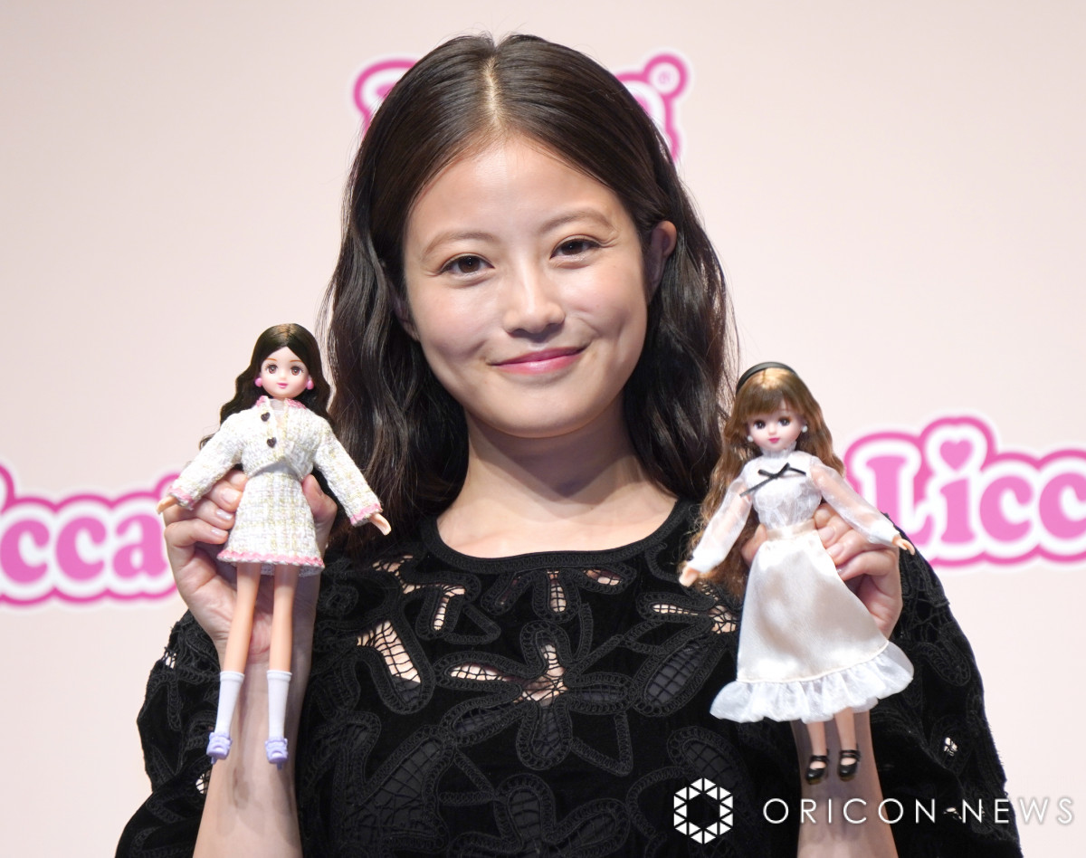 Amazon.co.jp: タカラトミー リカちゃん ドール あこがれ芸能人