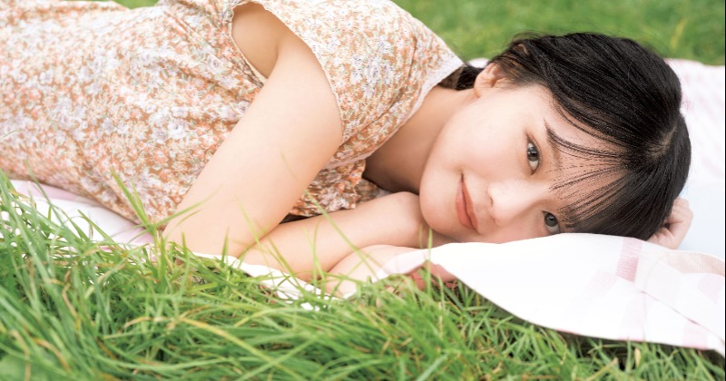 椛島光、初写真集は憧れのパリで撮影 『ヤンジャン』で先行カット最速