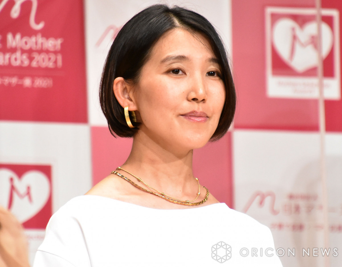 伝説の家政婦・志麻さん「新しい家族が増えました！」2ショット添え報告 子どもたちも「嬉しそう」、名前も明かす | ORICON NEWS