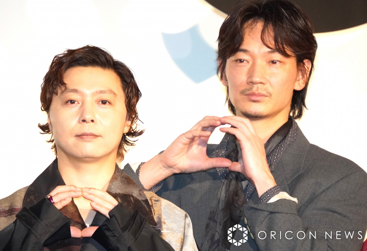 綾野剛さんの舞台DVDとパンフレットです。 DVD》綾野剛さん 武曲 初回生産スペシャルパッケージ 定価(税抜