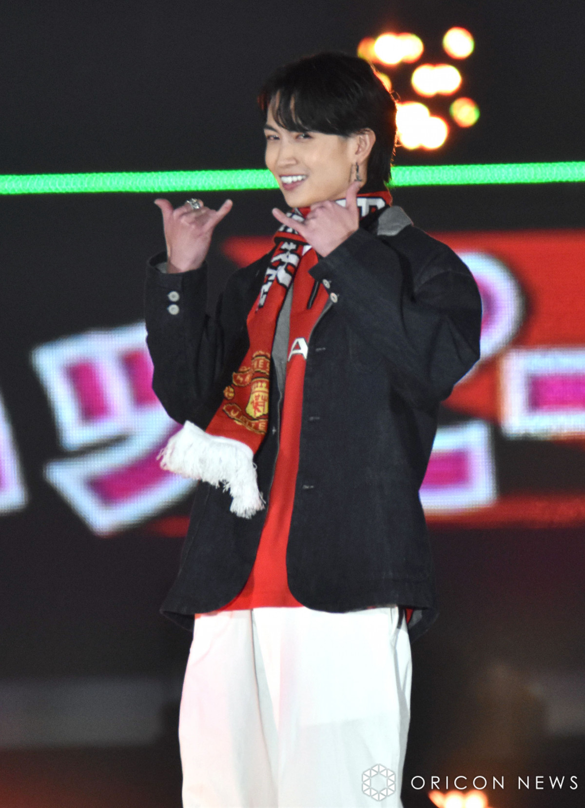 GirlsAward】綱啓永、シャープ胸サポ時代のマンチェスターUユニで