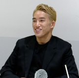 12��8���J�ẤwUFC 310�x�ŉ��҃p���g�[�W���Ƒΐ킷�钩�q�C �iC�jORICON NewS inc. 