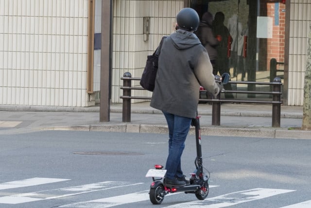 危ないものをなぜ売る！」苦情相次ぐ電動キックボード、未来はどうなる？販売店に聞く | ORICON NEWS