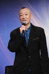 �e�����h���}�`���[�Y�I�w�E�C���O�}���x�L�҉�ɓo�d�����j���a 