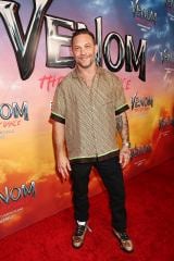 �g���E�n�[�f�B�i�G�f�B���^�v���f���[�T�[)���f��w���F�m���F�U�E���X�g�_���X�x�j���[���[�N�Ń��[���h�v���~�A�J�� 