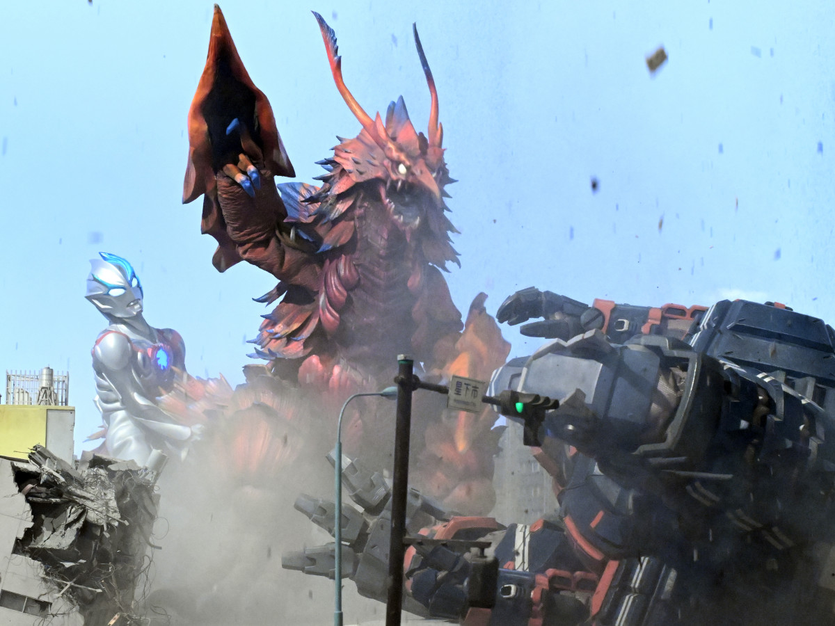 ウルトラマンアーク』11月場面カット解禁 ついにアークが