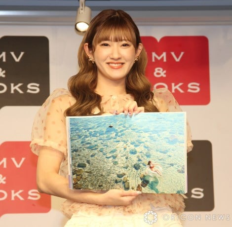 �ʐ^�W�wpermanent girl�x�����L�O�C�x���g�ɓo�d�����A���W�������E�쑺���T �iC�jORICON NewS inc. 