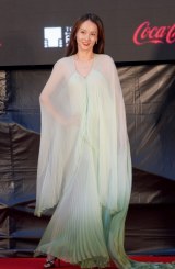 �w��37�񓌋����ۉf��Ձx�̃��b�h�J�[�y�b�g�ɓo�ꂵ���e�n�z�q �iC�jORICON NewS inc. 