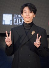 東京国際映画祭】萩原利久、レッドカーペットに満開笑顔 キュートな