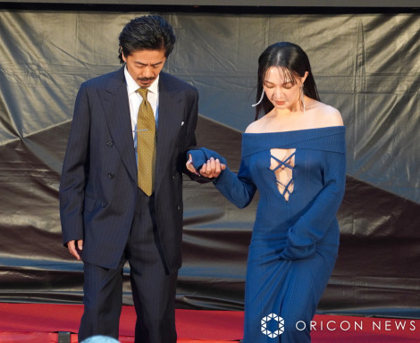 �w��37�񓌋����ۉf��Ձx�̃��b�h�J�[�y�b�g�ɓo�ꂵ���i������j�X�c���A���� �iC�jORICON NewS inc. 