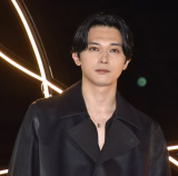 画像・写真 | 吉沢亮、ガッツポーズで豪快に腕時計を見せつける 大切に