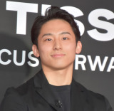 �o�X�P�͑��E�P�A�n���E�B���ŔE�҂ɕϐg �g�g��222cm�h�t�����X�̉����́w��Ɛ�q�x�̃J�I�i�V�u�j��ō�����v�u�������ʂ��w�v 