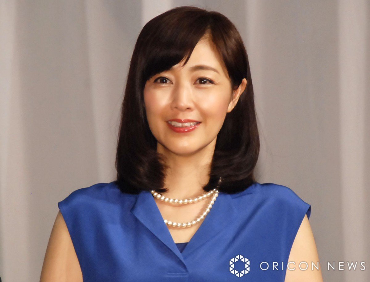 菊池桃子、再婚の夫と“顔出し”夫婦2ショット「貴重」「お二人の笑顔がなんとなく似ている気がします」 2人で結婚5周年を祝う | ORICON NEWS