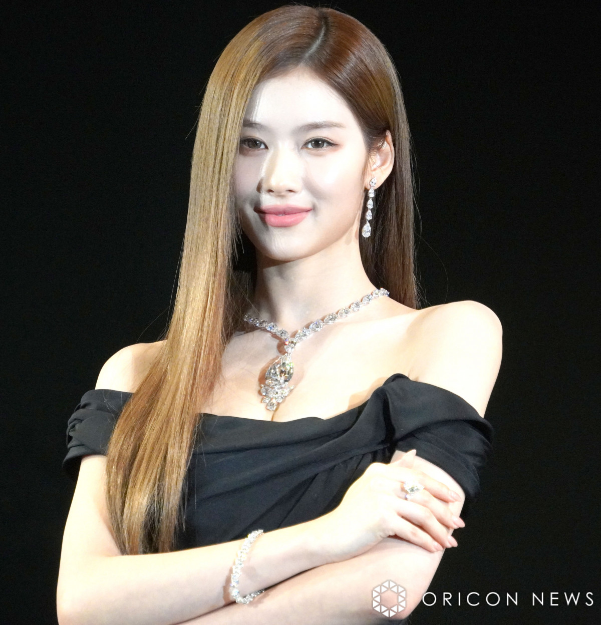 画像・写真 | TWICE・SANA、総額70億円のジュエリーに負けぬ輝き