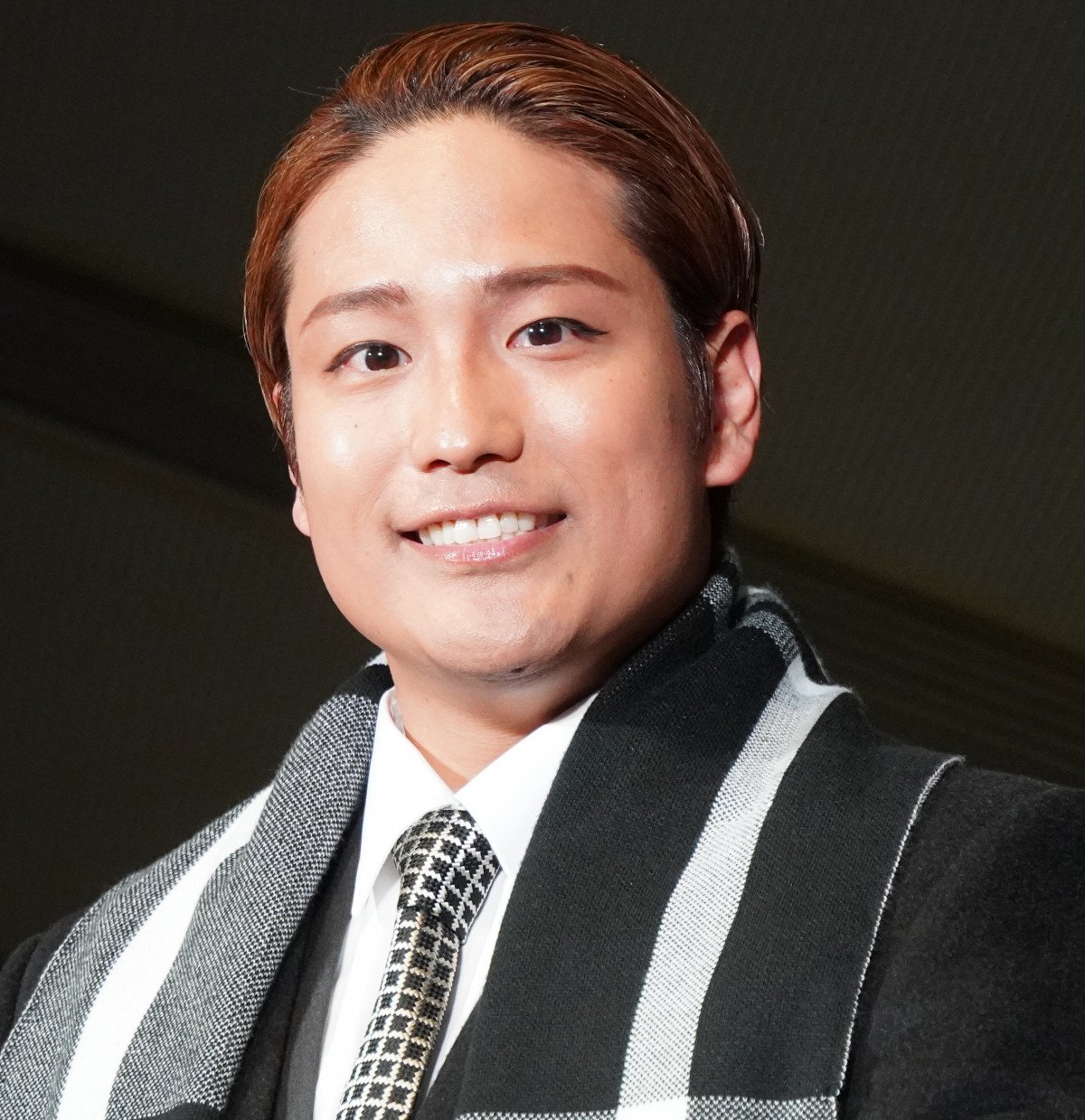 WEST.桐山照史、サプライズのはずが…東京ドームで“2日間”誕生日祝福に苦笑「まったく同じことを2回見てる」 | ORICON NEWS