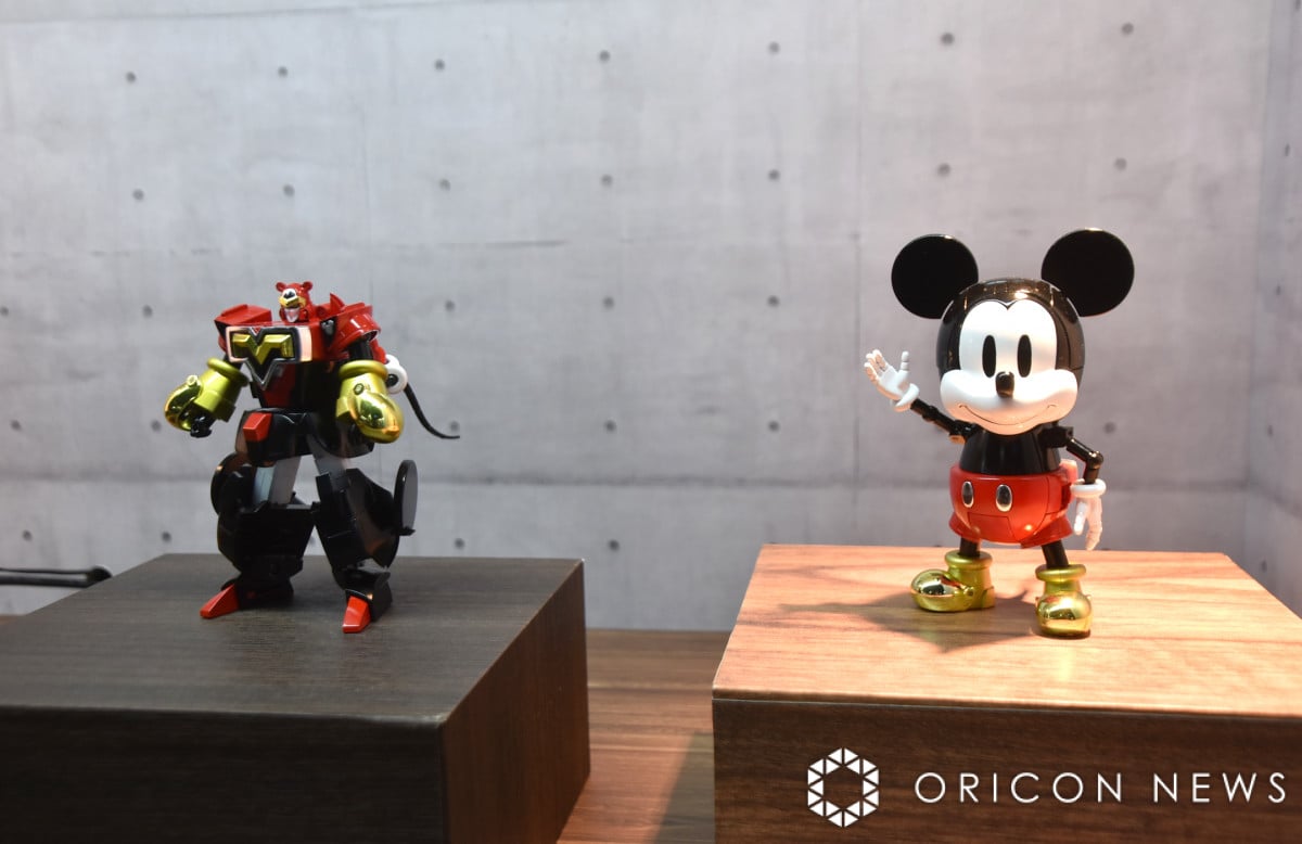 ミッキーマウス、超合金に 単独でロボットに超変形 デザインは