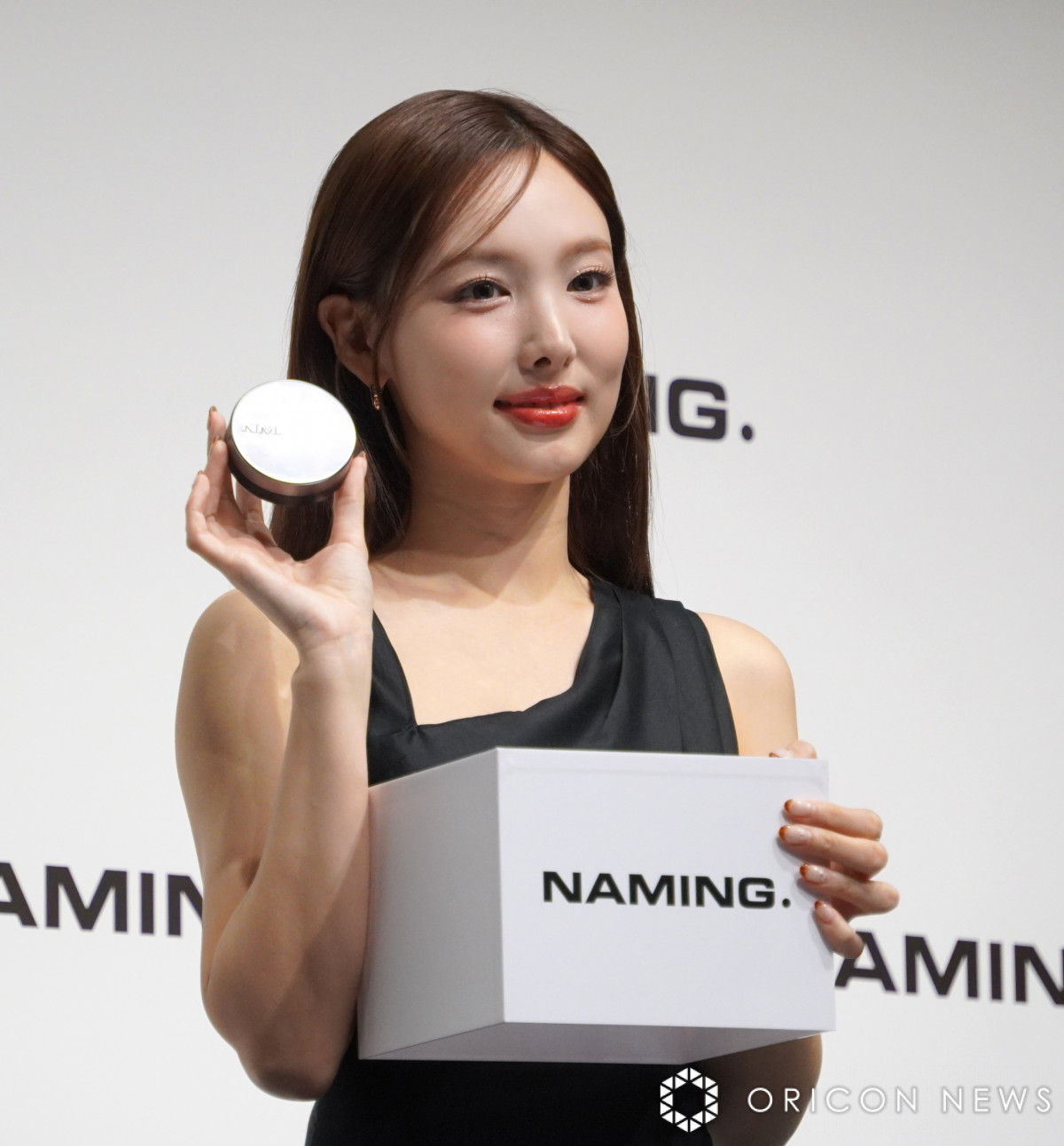 TWICE・NAYEON、超能力者ビジュに自信「ミステリアスにできた」 “超