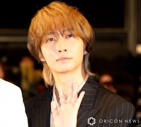 fw삭̕ʂ̓XxJLO䂠ɓodTravis JapanECl iCjORICON NewS inc. 