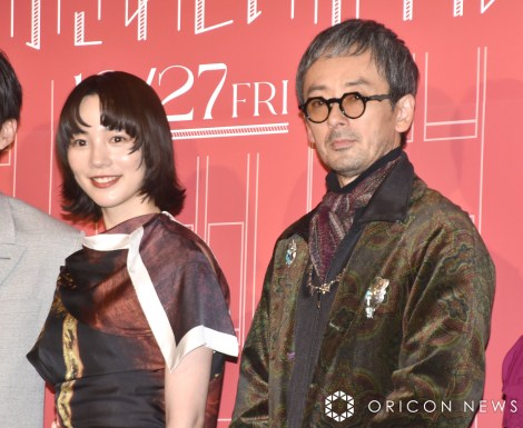 �f��w���ɂӂ��킵���z�e���x������I��f��ɎQ�������i������j�̂�A�ꓡ���� �iC�jORICON NewS inc. 