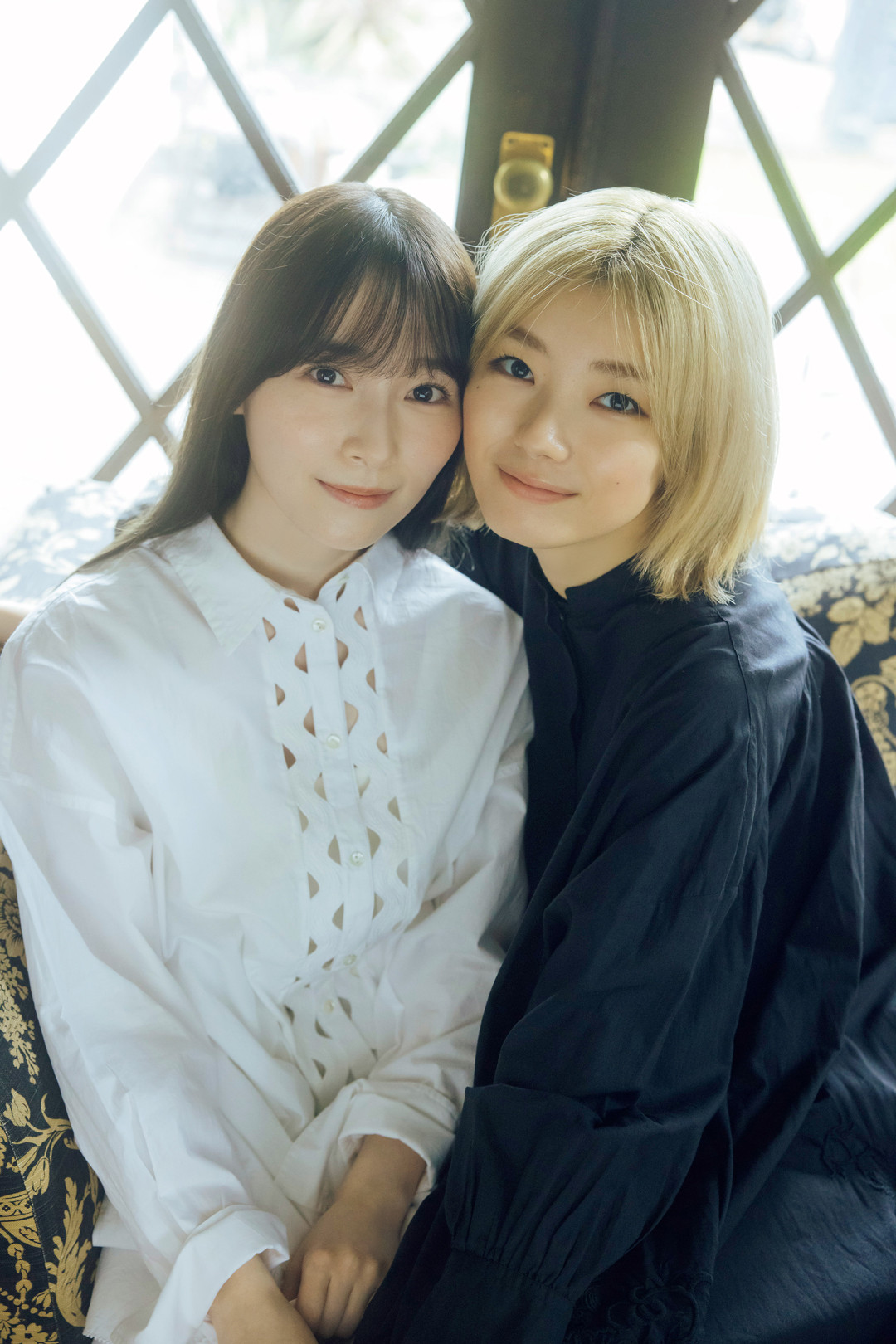 櫻坂46藤吉夏鈴＆守屋麗奈、『FLASH』表紙＆巻頭グラビアに登場 互いの人物評を語る | ORICON NEWS