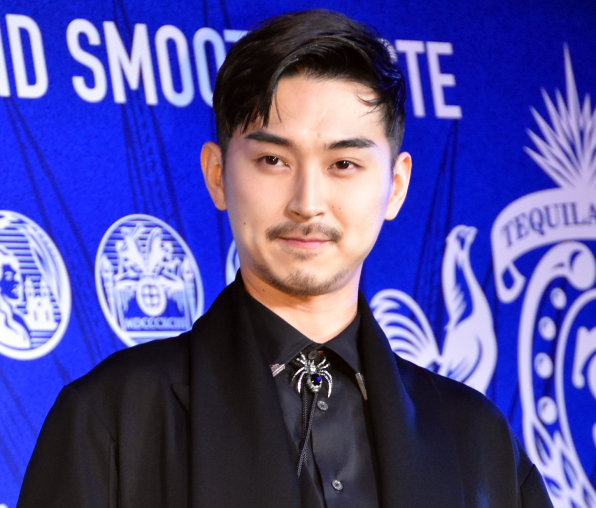 松田翔太、“激レア”英国スポーツカー納車 14歳から憧れ「クラクラする