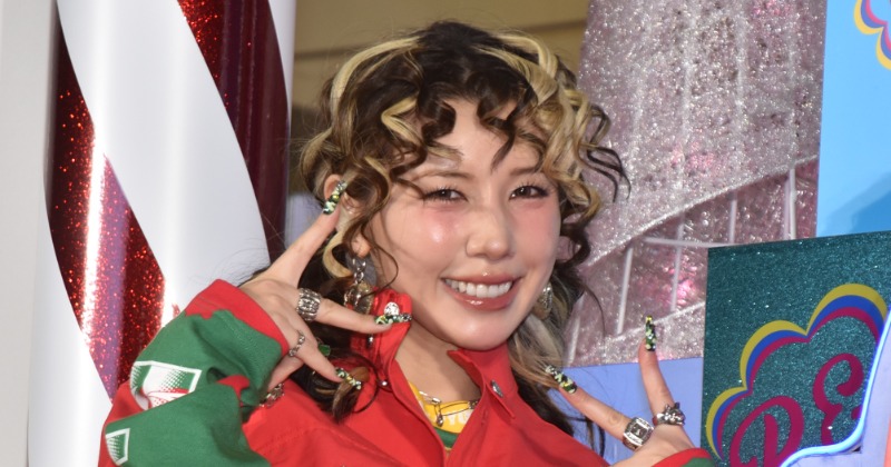 仲里依紗、クリスマス恒例イベントは「旦那さんにプレゼントを