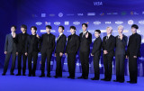�w2024 MAMA AWARDS�x�̃��b�h�J�[�y�b�g�ɓo�ꂵ��SEVENTEEN�iC�jORICON NewS inc. 