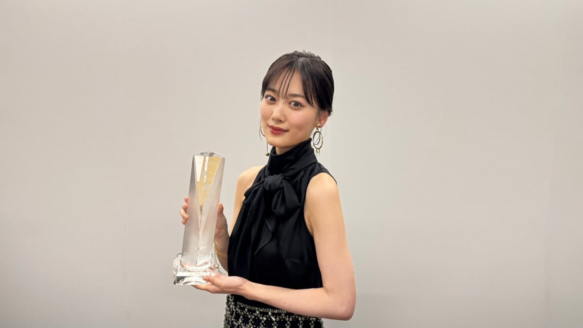 元乃木坂46・山下美月、「女性ソロ写真集」ジャンルで1位「アイドル最後の姿をギュッと詰め込んだ1冊」【オリコン年間】 | ORICON NEWS