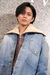 美品 マーガレットハウエル ボールドストライプ カラーレスシャツ 上野樹里さん 美品 マーガレットハウエル ボールドストライプ カラーレスシャツ 上野