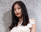 上野樹里、ミニ丈セットアップでスラリ美脚 意外な願望も告白