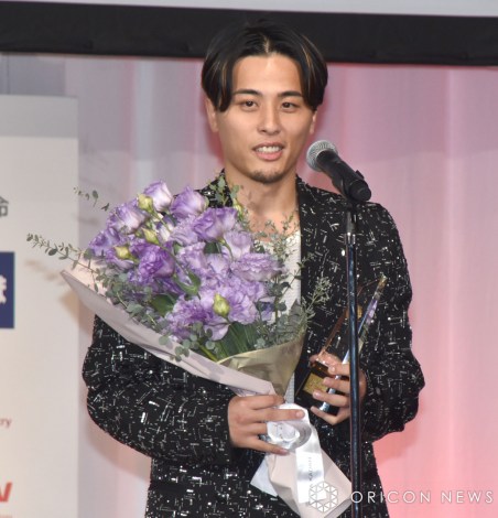 画像・写真 | バスケ富樫勇樹、ド派手なギラギラスーツで『ベスト