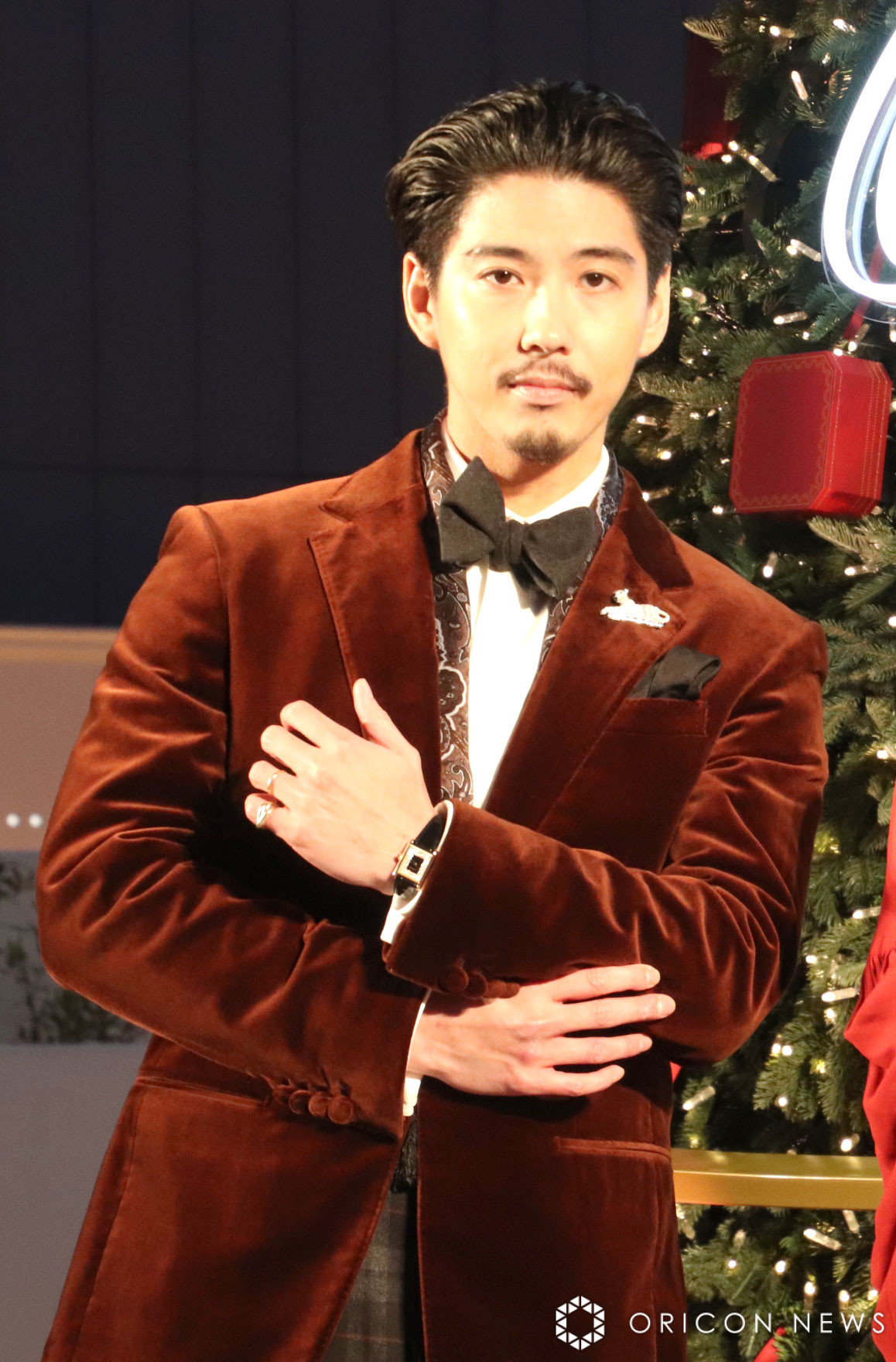 2児の父”賀来賢人、祝われる側から祝う側に 今年のクリスマスは