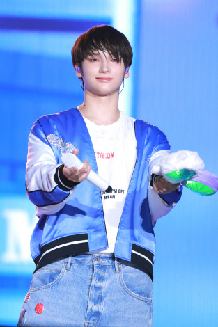 TOMORROW X TOGETHER�EHUENINGKAI�iC�j�iP�j&�iC�j BIGHIT MUSIC 