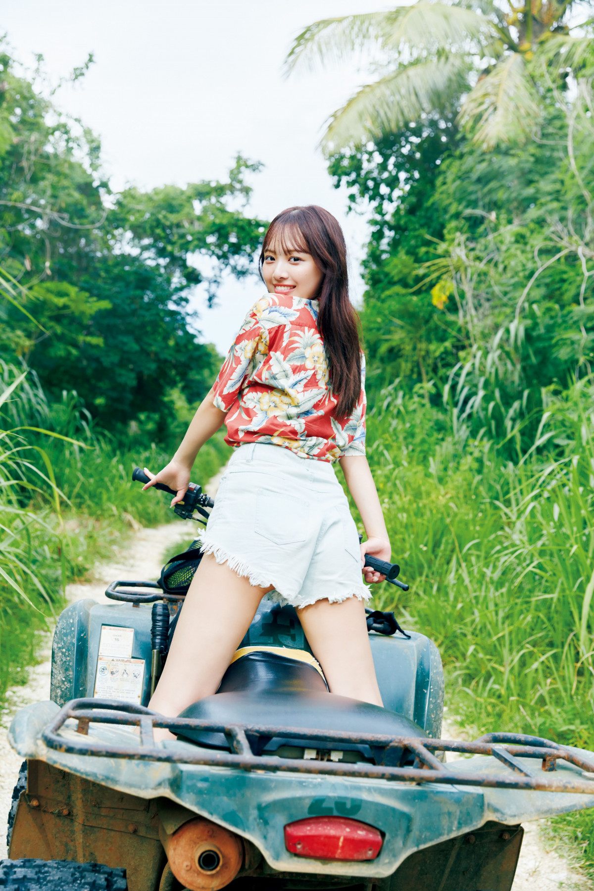 日向坂46濱岸ひより、入浴シーン解禁 “青空ジェットバス”でヘルシーな