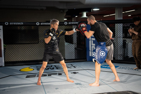 UFC 310�ɎQ�킷�钩�q�C (C)Zuffa LLC/UFC 