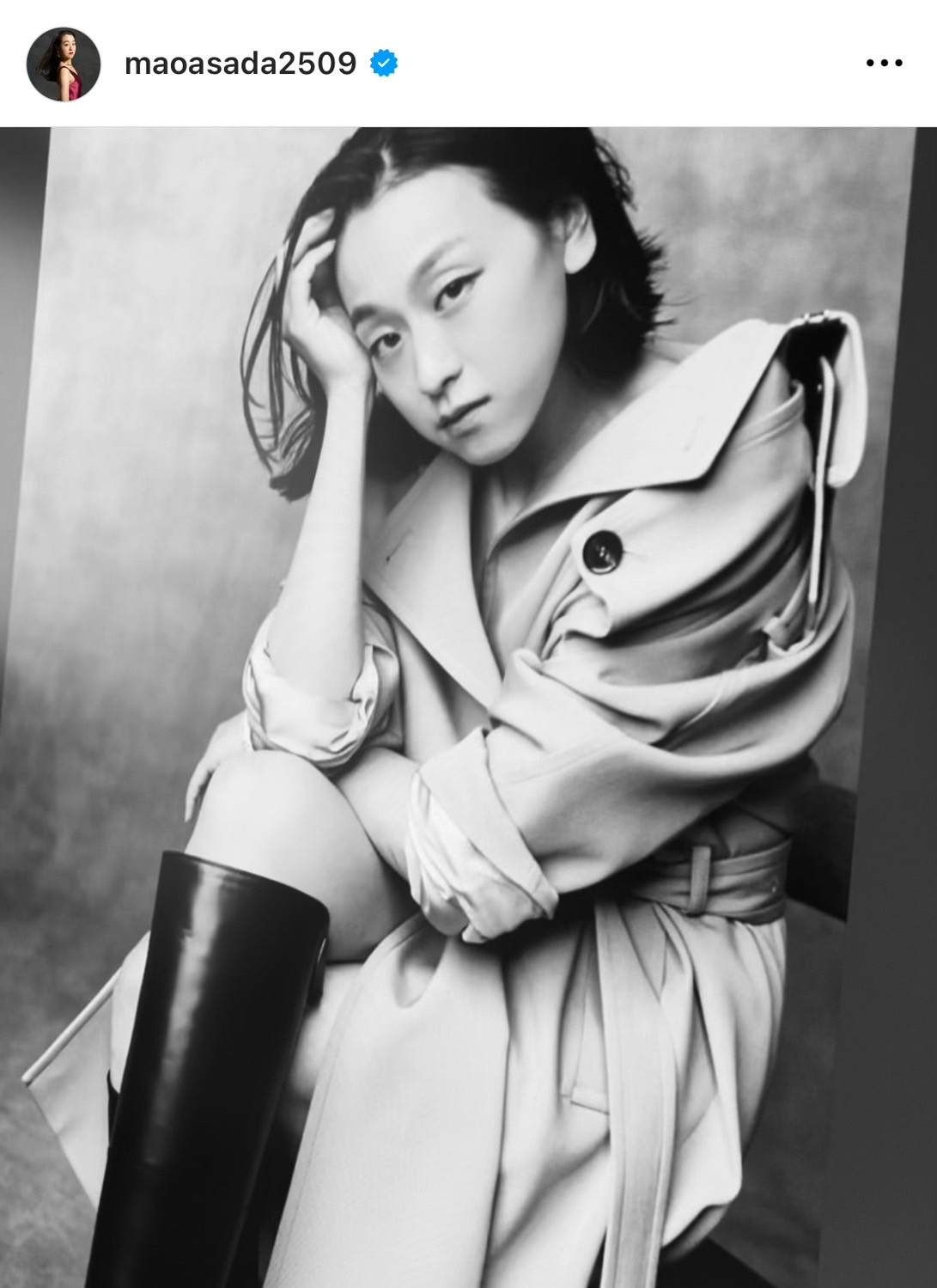 浅田真央、大人シックな美麗“モデルショット”に反響「カッコイイ」「艶