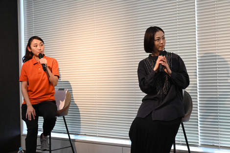 『芸能界から介護職へ』公開トークイベントに登場した(左から)西田美歩、岩佐真悠子 (C)ORICON NewS inc.